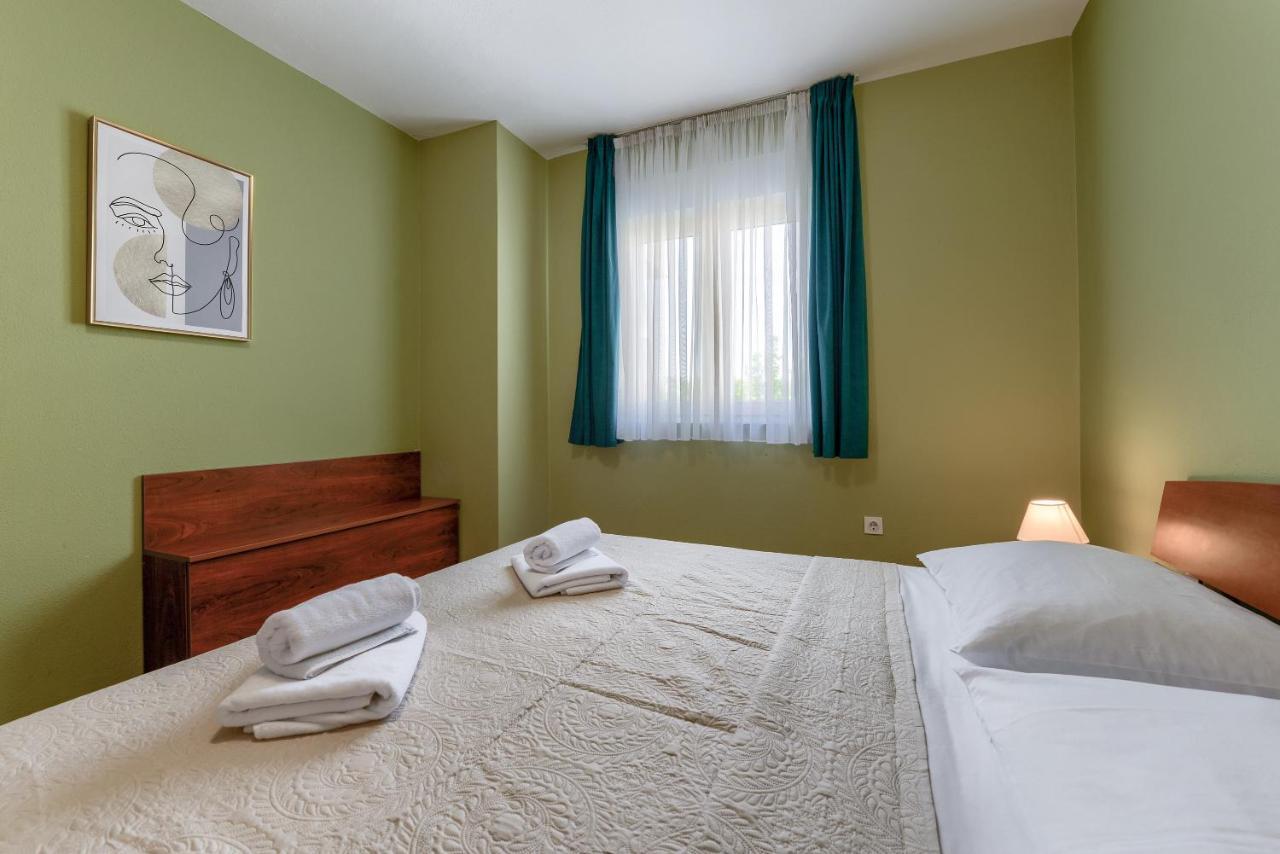 Olive Maris Apartment Petrcane Bagian luar foto